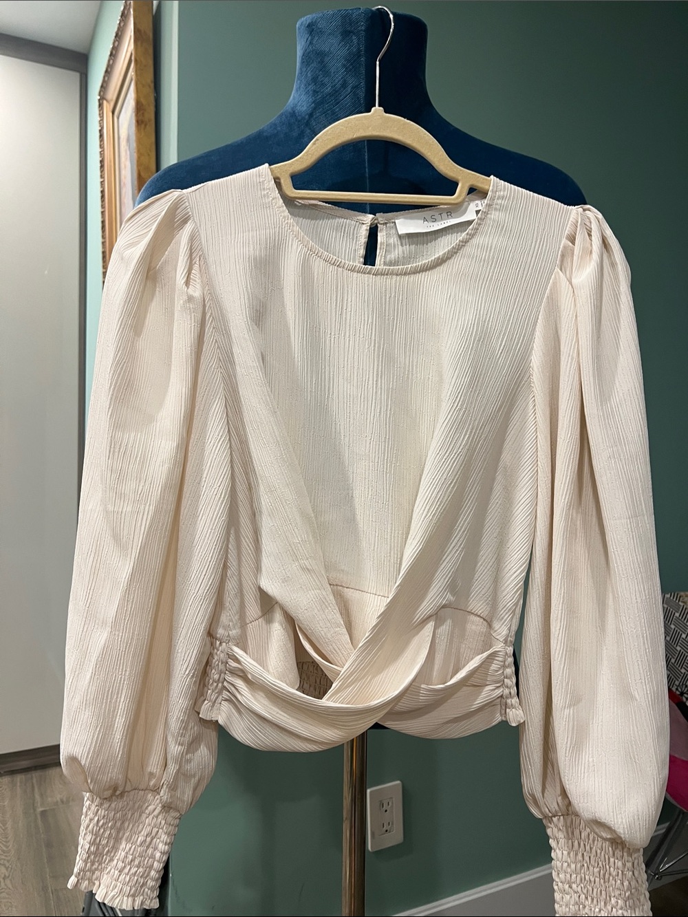 Astr Cream Twist-Waist Long Sleeve Blouse